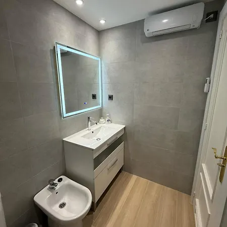 Golf Apartment *